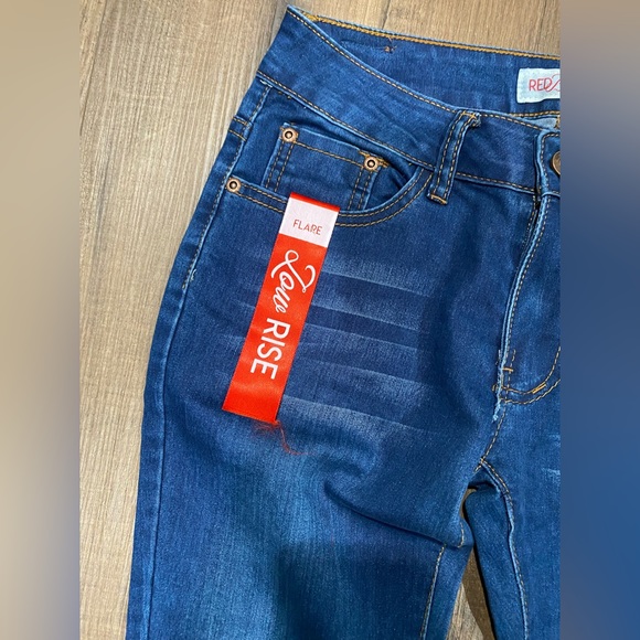 NWT Red Bottom jeans flare and low rise - Picture 4 of 4